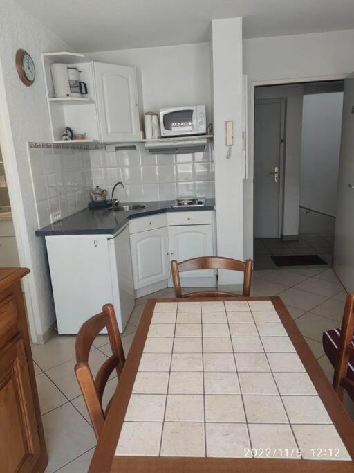 T2 Clim Avec Terrasse Et Place De Parking Privative Balaruc-les-Bains Eksteriør bilde